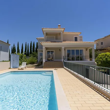 #416 Spacious Private Pool, Bbq & Parking Villa Albufeira