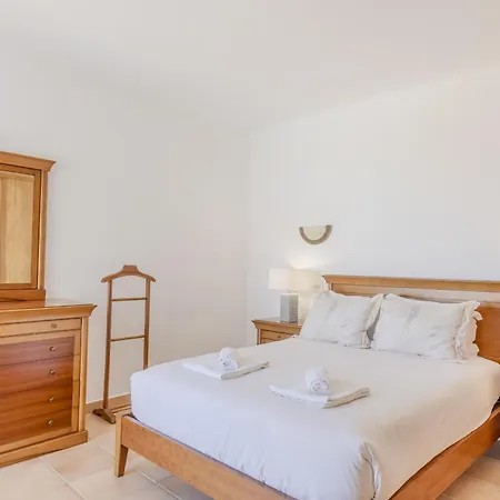 #416 Spacious Private Pool, Bbq & Parking Villa *
