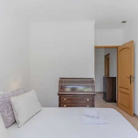 #416 Spacious Private Pool, Bbq & Parking Villa Albufeira