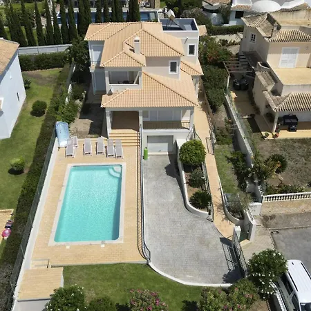 #416 Spacious Private Pool, Bbq & Parking *