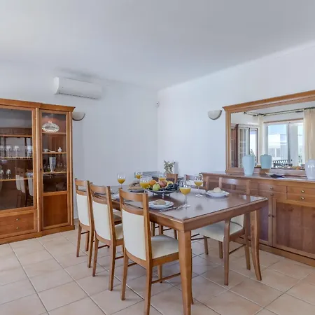 #416 Spacious Private Pool, Bbq & Parking * Albufeira