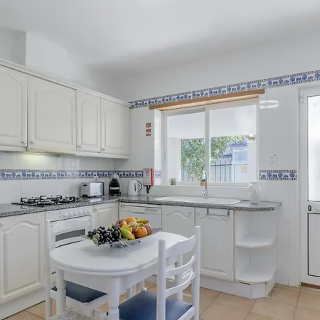 #416 Spacious Private Pool, Bbq & Parking *