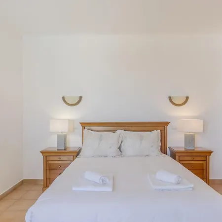 #416 Spacious Private Pool, Bbq & Parking *