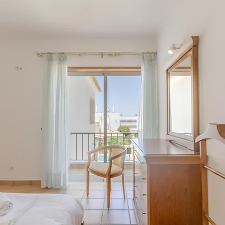 #416 Spacious Private Pool, Bbq & Parking *