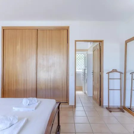 #416 Spacious Private Pool, Bbq & Parking Villa